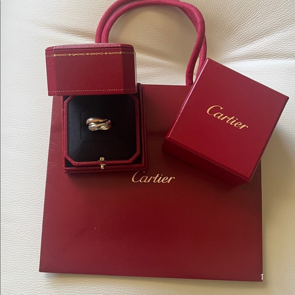 Cartier Large Trinity Ring in Yellow Gold, Rose Gold, Silver Gold, Size 4.5 - Picture 3 of 9